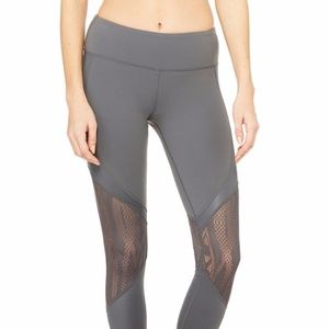 NWT ALO Yoga Vitality Legging